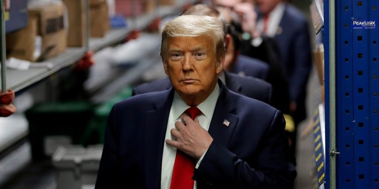 Facebook mantém suspensão de Trump até 2023