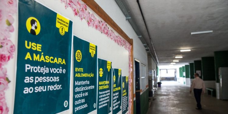 Os planos, em geral, retratam o que foi feito na estrutura dos prédios escolares e o que precisa ser executado para garantir a logística de retorno (Foto: Thiago Gadelha)