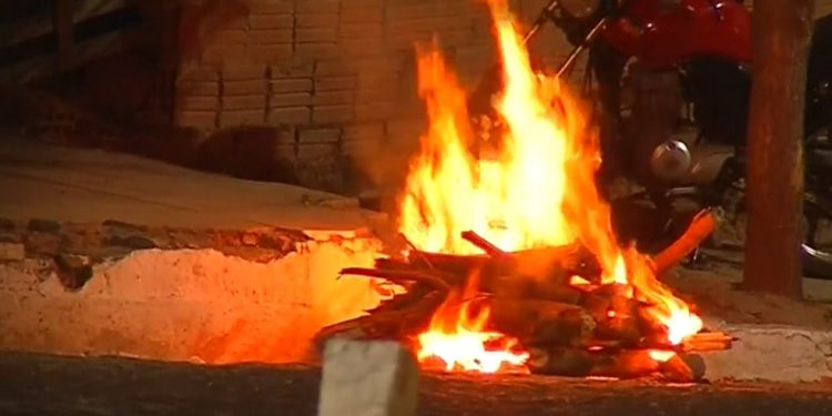 Juazeiro do Norte e Barbalha proíbem fogueiras no período junino devido à pandemia