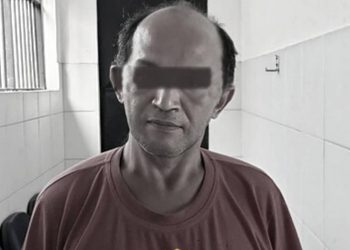 Francisco Elânio de Oliveira preso pela Polícia Civil suspeito de furtar pertences de paciente do hospital onde trabalha, em Crato (Foto: Reprodução)