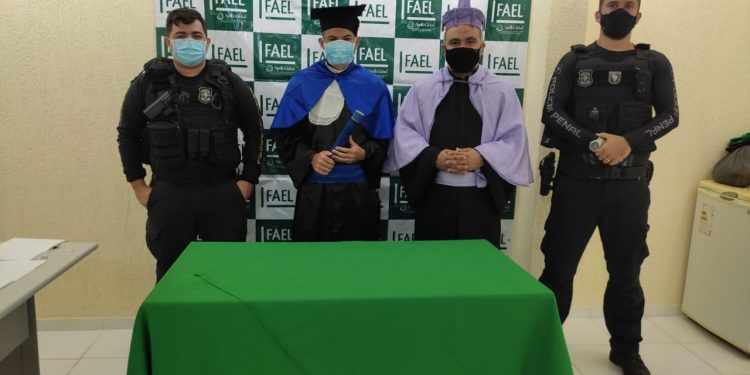 Interno da PIRC conquista sonho do diploma de ensino superior