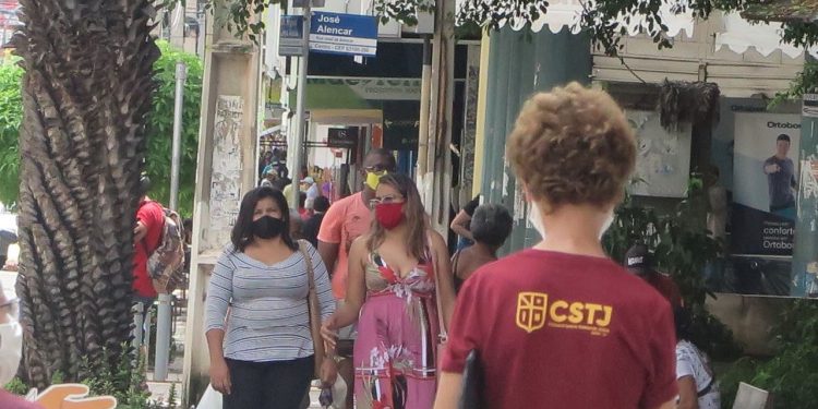 Estudo da Fiocruz aponta alto índice de pessoas assintomáticas circulando com Covid-19