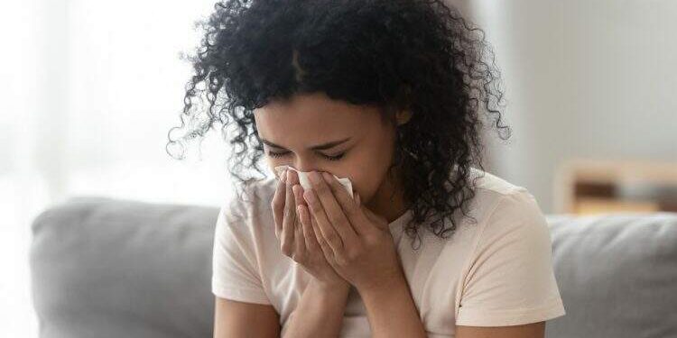 Rinite alérgica: o que é, causas, tratamentos