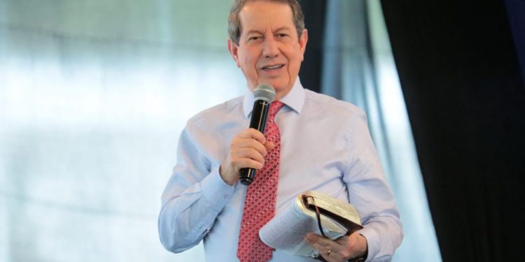 R.R. Soares é intubado após apresentar piora no quadro de Covid-19