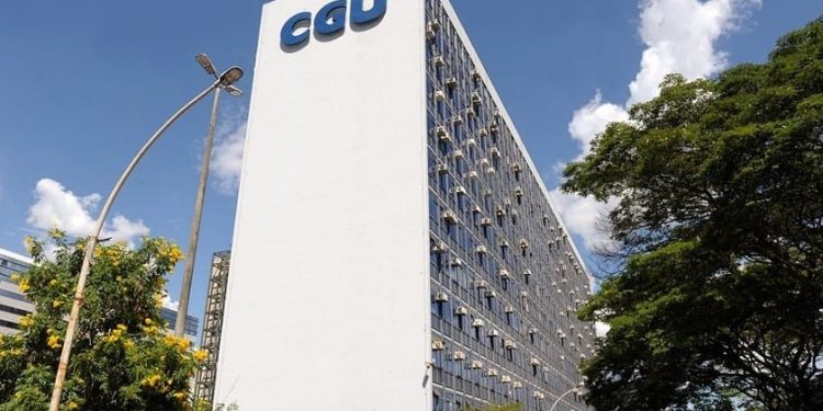 Concurso da CGU 2021 é autorizado com 375 vagas e salários de até R$ 19 mil