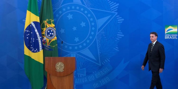 ‘Não posso garantir’ candidatura à reeleição, diz Bolsonaro