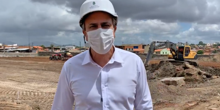 Governador Camilo Santana acompanha obras na manhã deste sábado (17)