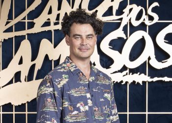 Carmo Dalla Vecchia revela que é gay e se declara para o marido