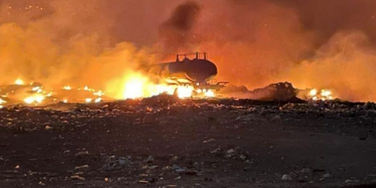 Incêndio atinge lixão de Nova Olinda e destrói carro-pipa usado para tentar apagar chamas