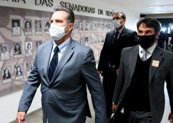 Luiz Paulo Dominguetti chegando ao Senado Federal para depor na CPI da Covid nesta quinta-feira, 1º de julho (Foto: Marcos Oliveira/Agência Senado)