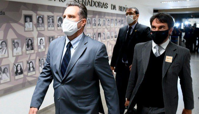 Luiz Paulo Dominguetti chegando ao Senado Federal para depor na CPI da Covid nesta quinta-feira, 1º de julho (Foto: Marcos Oliveira/Agência Senado)