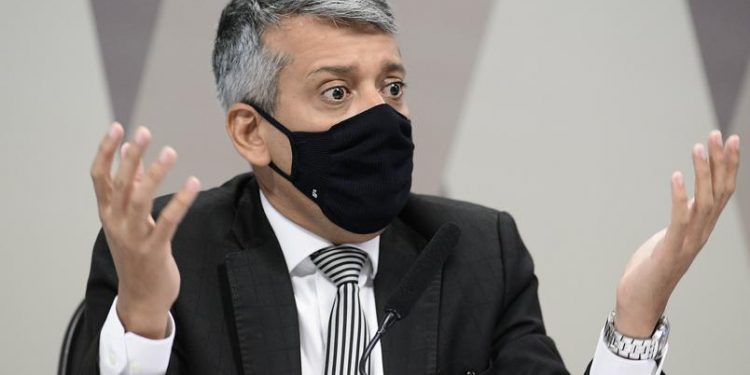 Ex-diretor Roberto Dias pagou fiança de R$ 1.100 e deixou a prisão, diz TV