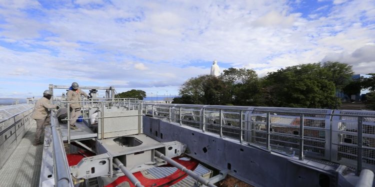 Peças do teleférico de Juazeiro do Norte chegam da Europa e começam a ser instaladas