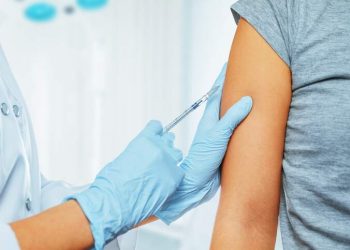 Reações às vacinas: por que ocorrem e como aliviar os sintomas