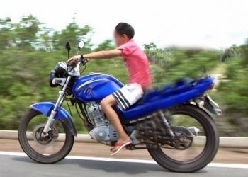 Promotor explica que, no Sertão Central, é comum observar jovens na direção de motocicletas (Foto: Reprodução/MPCE)