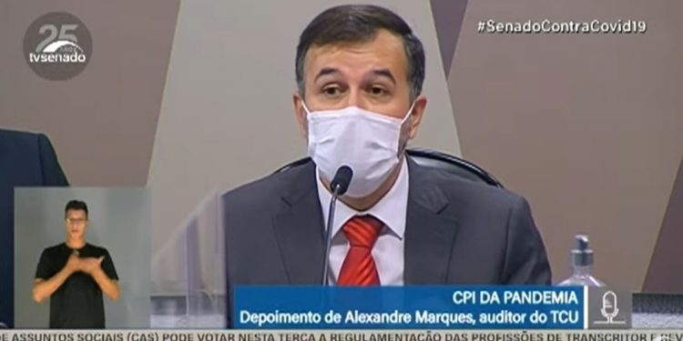 CPI ouve auditor do TCU autor de análise usada para questionar mortes por Covid; veja