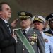 Em tom de ameaça, Bolsonaro receberá desfile de tanques na Esplanada no dia de votação do voto impresso na Câmara