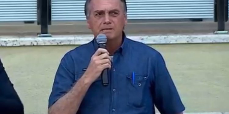 Bolsonaro afirma que alternativas para seu futuro são prisão, morte ou vitória