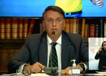 O presidente Jair Bolsonaro durante sua live semanal na qual atacou o sistema eleitoral brasileiro (Foto: Reprodução/YouTube)