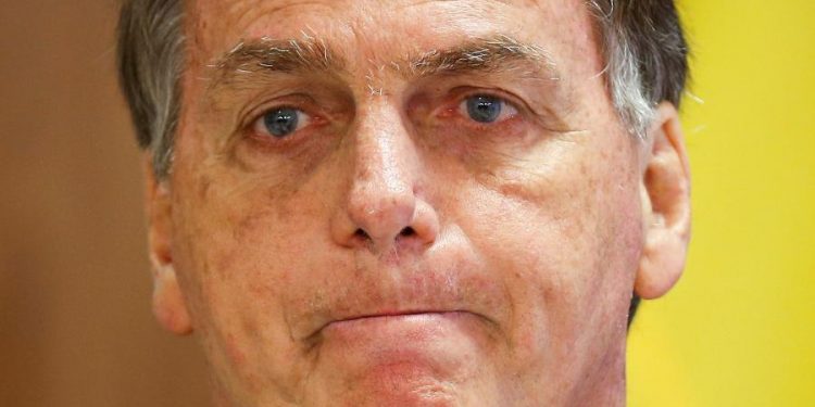 Por unanimidade, TSE pede para STF investigar Bolsonaro por fake news contra sistema de voto