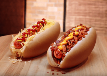 Cachorro-quente: a combinação da salsicha com o pão de hot dog pode te tirar alguns minutos de vida. (Foto: YouTube/Burger King/Reprodução)