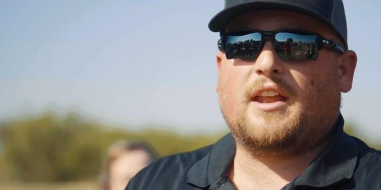 Líder de movimento antimáscara morre de Covid-19 aos 30 anos