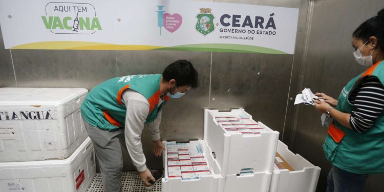 Ceará recebe novos lotes de vacinas contra a Covid neste sábado (7)