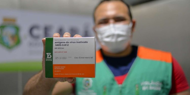 Chegam ao Ceará mais de 228 mil doses de vacinas contra a Covid-19