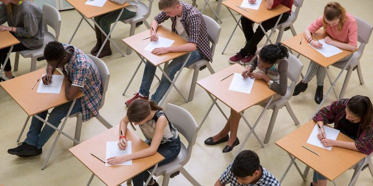 Confira concursos públicos com inscrições abertas no Ceará