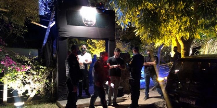 Forças de segurança e Vigilância Sanitária encerram festa em chácara, no Crato