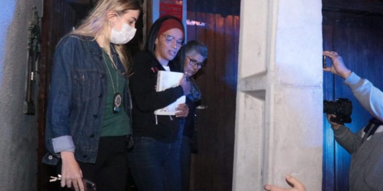 Flordelis é presa por morte do marido e volta a negar crime: ‘Algo que não fiz’