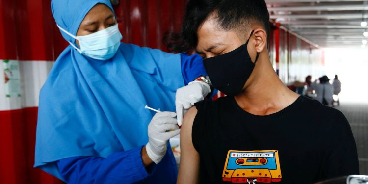 Estudo aponta alta proteção da Coronavac contra casos graves de Covid provocados pela variante delta