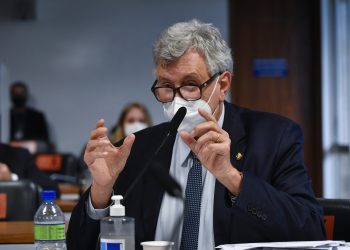 Luiz Carlos Heinze, durante sessão da CPI da Covid (Foto: Leopoldo Silva/Agência Senado)