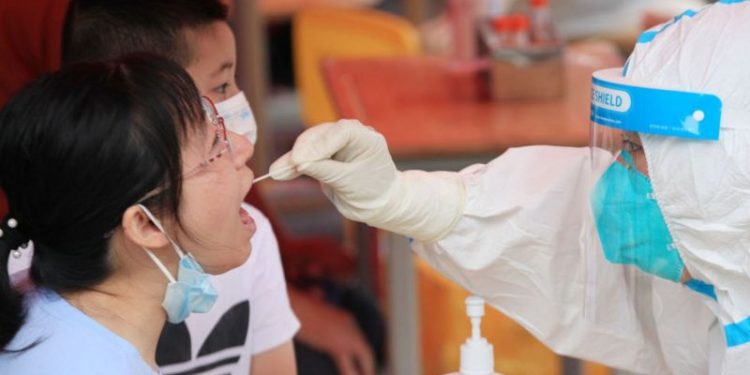 Covid-19: China enfrenta pior surto da doença desde o aparecimento do coronavírus em Wuhan