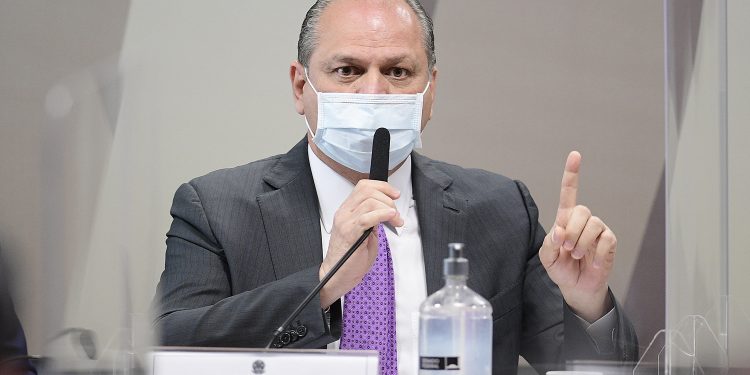 Aziz encerra sessão, e Ricardo Barros voltará como convocado após acusar CPI