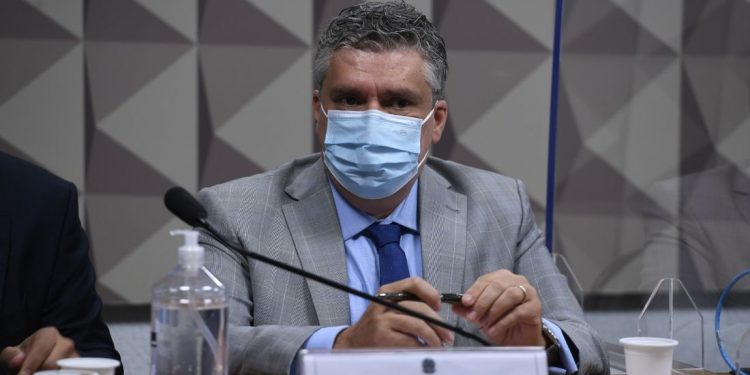 AO VIVO: CPI da Covid ouve Roberto Pereira Ramos, presidente do FIB Bank