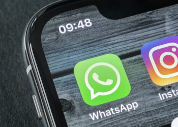 Chamadas de voz no WhatsApp poderão abrigar até 32 pessoas (Foto: BigTunaOnline/Shutterstock)