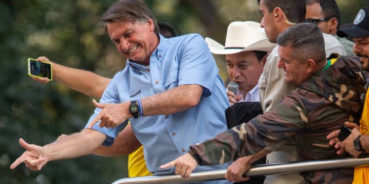 Datafolha: Para 76%, Bolsonaro deve sofrer impeachment se desobedecer a Justiça