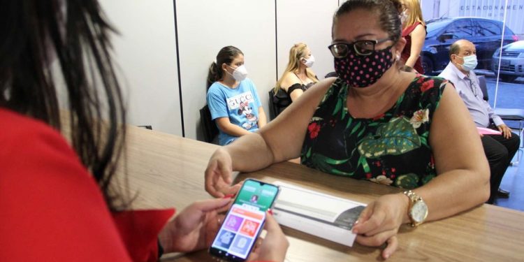 Governo do Ceará amplia prazo para servidores estaduais fazer recadastramento e prova de vida ou terão salários bloqueados; saiba nova data