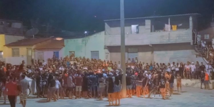 Polícia dispersa aglomeração durante disputa de “passinho” no Crato