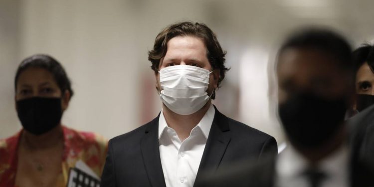 Ao vivo: CPI da Covid ouve empresário suspeito de ligação com caso Covaxin