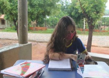 Apenas 60% dos estudantes da rede pública no Ceará têm acesso à internet, aponta IBGE