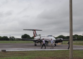 A pista de 1.400 metros de comprimento foi recapeada, houve melhoria no isolamento do aeroporto, com ampliação, reforço e instalação de uma cerca nova para evitar entrada de animais (cachorro), de bicicletas e de pedestres (Foto: Honório Barbosa)