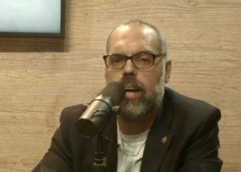 O blogueiro Allan dos Santos, do canal Terça Livre, é investigado no âmbito dos inquéritos das fake news e dos atos antidemocráticos (Foto: Reprodução/YouTube)