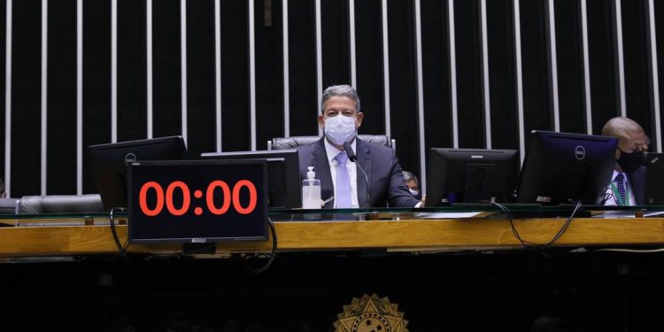 Câmara rejeita PEC que previa mudanças nas regras do conselho do Ministério Público