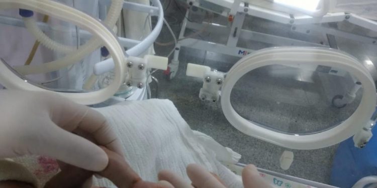 Bebê com menos de um quilo enfrenta operação cardíaca de urgência em Barbalha