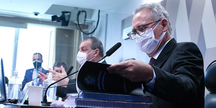 Com nove crimes atribuídos a Bolsonaro, relatório da CPI é oficialmente apresentado