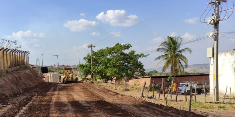 Começa pavimentação da CE-153 entre Missão Velha e Porteiras