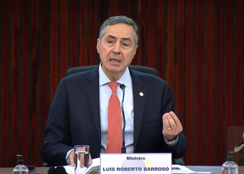 Luis Roberto Barroso quer que PGR apure se Bolsonaro cometeu crime durante sua live de quinta-feira (Foto: Arquivo)