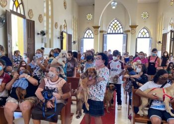 Animais participaram da celebração em homenagem ao santo católico (Foto: Lorena Tavares)